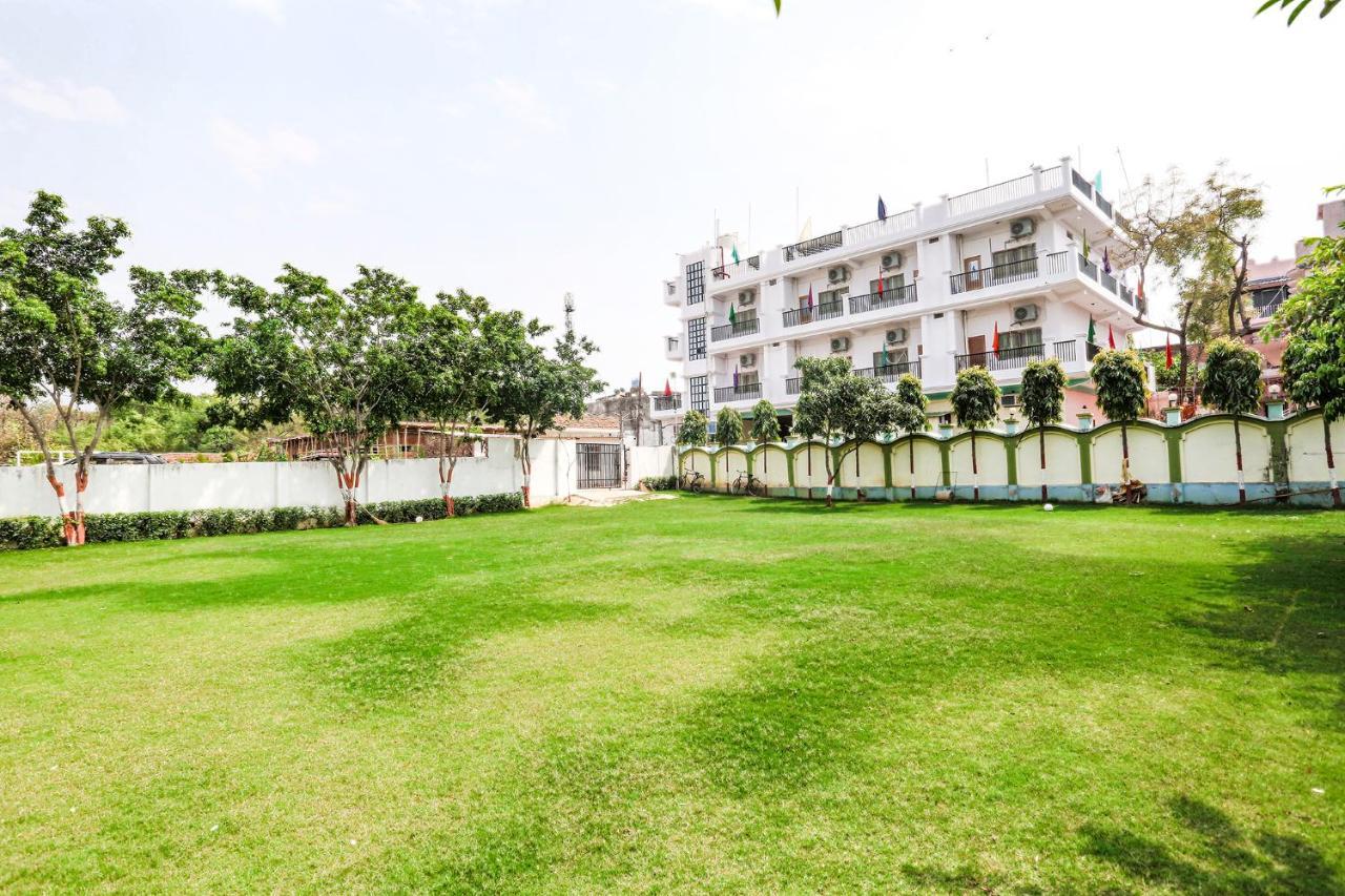 Fabhotel Shivam Palace Benares Buitenkant foto