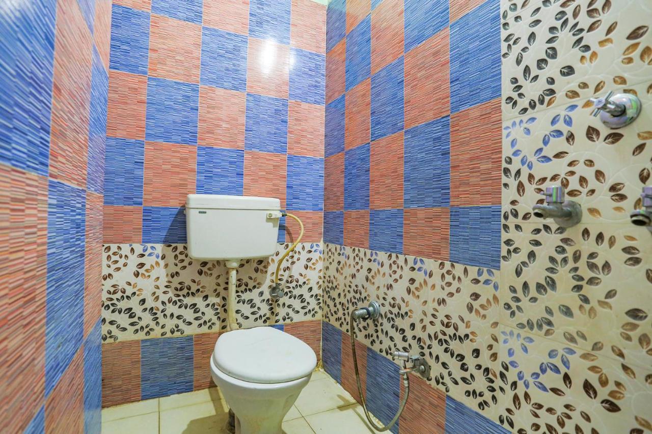 Fabhotel Shivam Palace Benares Buitenkant foto