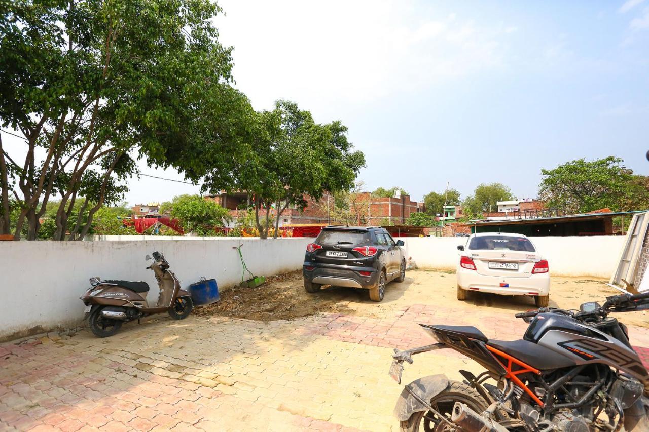 Fabhotel Shivam Palace Benares Buitenkant foto